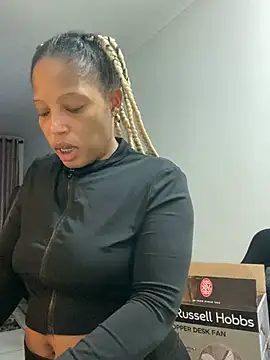 Snapshot of Thando04 chatting on February 5, 2026, 5:39 pm Thando04 online show from February 5, 2026, 5:39 pm