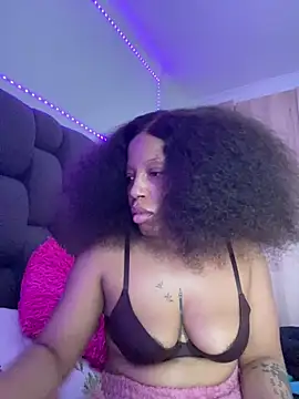 Snapshot of Thando04 chatting on April 13, 2026, 1:38 pm Thando04 online show from April 13, 2026, 1:38 pm