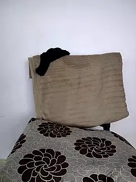 lovelygirl4567 online show from April 1, 2026, 6:36 am