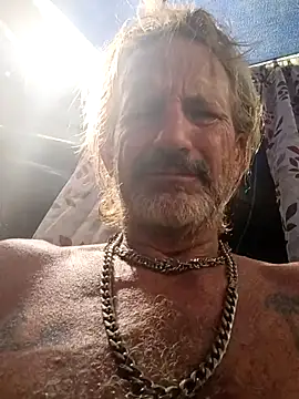 Snapshot of Cloudin_around chatting on April 1, 2026, 3:42 pm Cloudin around online show from April 1, 2026, 3:42 pm