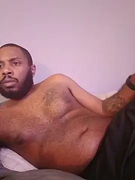 Snapshot of Caliclysm chatting on December 1, 2025, 12:04 am Caliclysm online show from December 1, 2025, 12:04 am