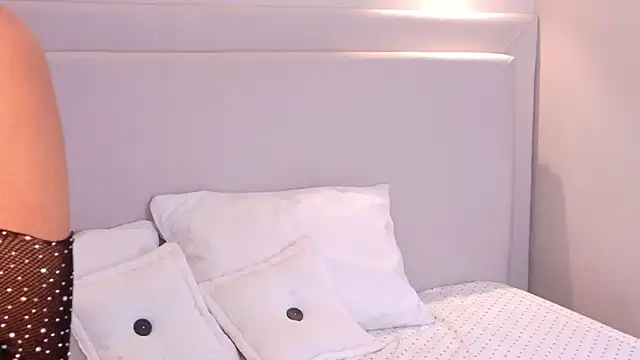 NickyBelmonth online show from February 21, 2025, 3:21 pm