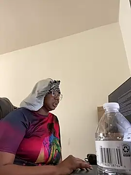 DamnBubbles online show from February 10, 2025, 6:13 pm