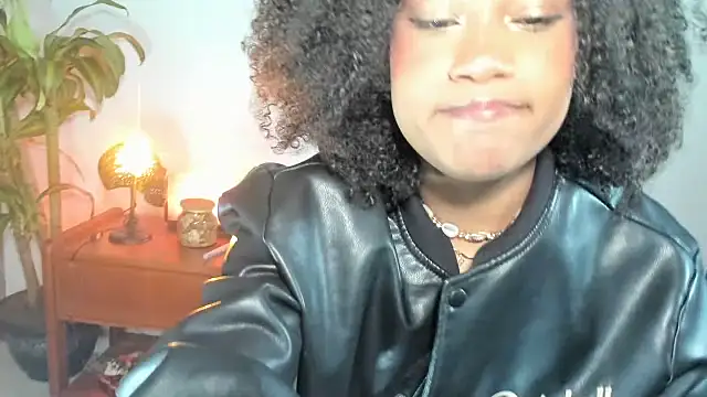 Snapshot of bronwgirl69 chatting on October 21, 2025, 8:20 pm bronwgirl69 online show from October 21, 2025, 8:20 pm