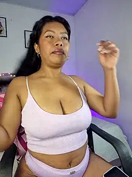 Snapshot of PaulaOrtiz_1 chatting on May 15, 2026, 12:45 pm PaulaOrtiz 1 online show from May 15, 2026, 12:45 pm