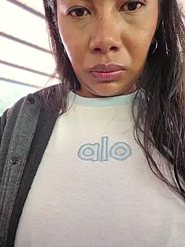 Snapshot of PaulaOrtiz_1 chatting on July 21, 2026, 1:24 pm PaulaOrtiz 1 online show from July 21, 2026, 1:24 pm