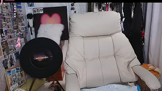 Snapshot of xiaotiantian-76 chatting on December 5, 2025, 1:03 am xiaotiantian-76 online show from December 5, 2025, 1:03 am