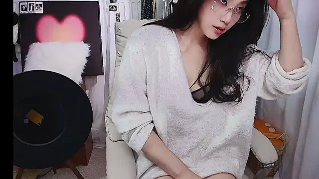 Snapshot of xiaotiantian-76 chatting on December 15, 2025, 1:15 pm xiaotiantian-76 online show from December 15, 2025, 1:15 pm