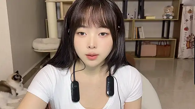 Chenjing0 online show from October 10, 2025, 2:21 am