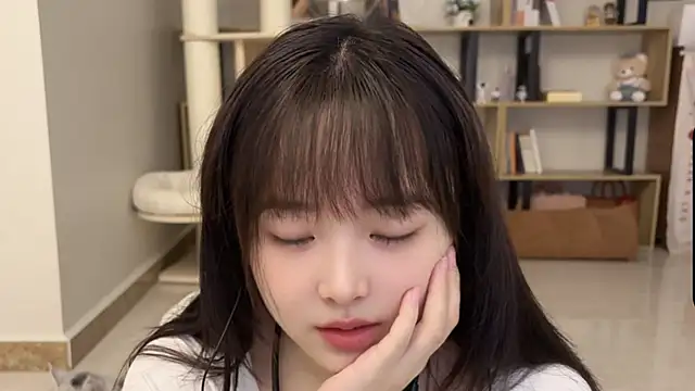 Chenjing0 online show from October 12, 2025, 2:54 am