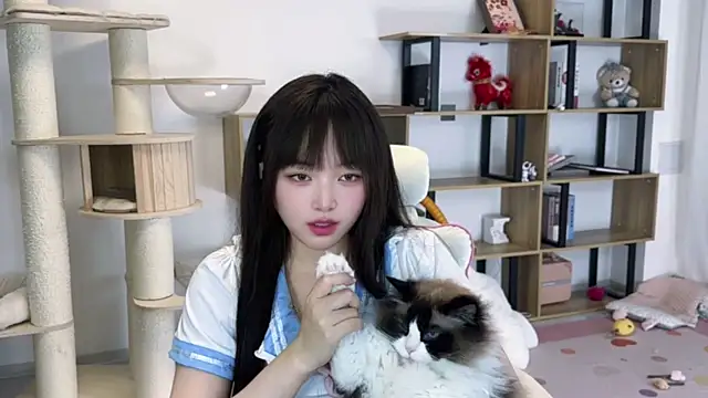 Chenjing0 online show from May 10, 2026, 12:21 pm