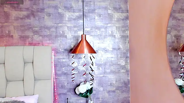 Scarlet lace online show from March 18, 2025, 7:10 pm