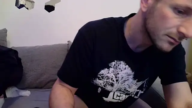 Snapshot of Geiler_Staender chatting on February 19, 2026, 2:40 am Geiler Staender online show from February 19, 2026, 2:40 am