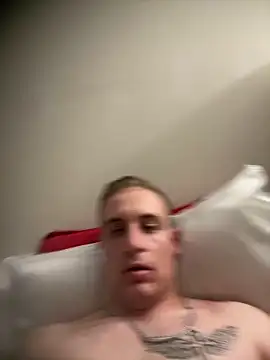 Snapshot of Golden_Alex chatting on November 24, 2025, 7:35 pm Golden Alex online show from November 24, 2025, 7:35 pm