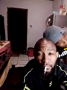 KMbesxxx online show from November 18, 2025, 9:19 pm