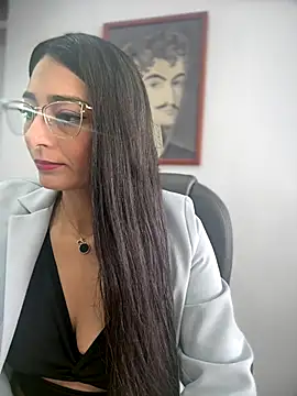 BELLA--26 online show from November 3, 2025, 2:29 pm