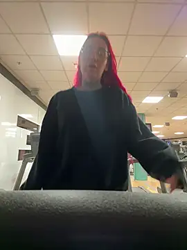 Mia-Fuchs online show from February 18, 2026, 10:28 pm