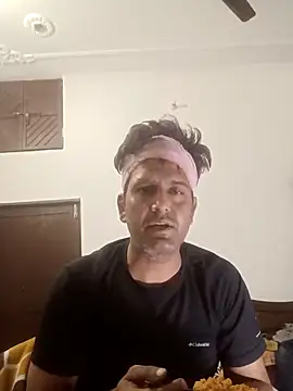 Snapshot of MAGNETICDADDY8 chatting on March 17, 2025, 6:32 pm MAGNETICDADDY8 online show from March 17, 2025, 6:32 pm