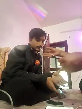 Snapshot of MAGNETICDADDY8 chatting on November 27, 2025, 7:54 am MAGNETICDADDY8 online show from November 27, 2025, 7:54 am