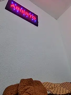 VDorseJHill6 online show from March 4, 2026, 5:35 am