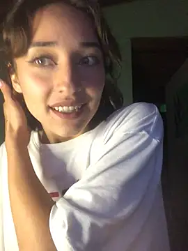 Snapshot of NickiYoung chatting on January 5, 2025, 9:05 am NickiYoung online show from January 5, 2025, 9:05 am