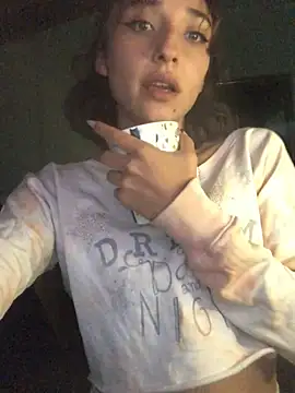 Snapshot of NickiYoung chatting on January 28, 2025, 6:49 am NickiYoung online show from January 28, 2025, 6:49 am