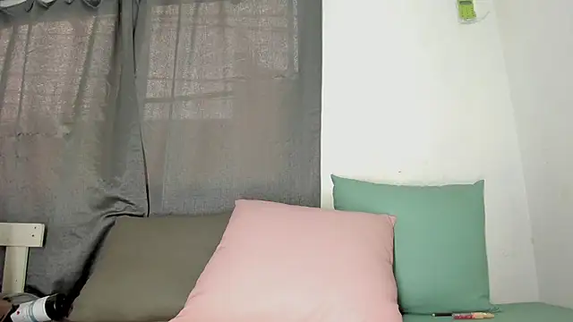 Snapshot of maison_sofia1 chatting on January 17, 2025, 12:31 pm maison sofia1 online show from January 17, 2025, 12:31 pm