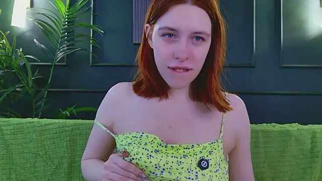 Snapshot of Mikka_Blush chatting on May 19, 2026, 3:35 am Mikka Blush online show from May 19, 2026, 3:35 am