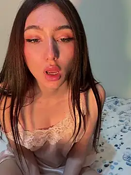 Maddy Jones online show from March 20, 2025, 4:42 pm