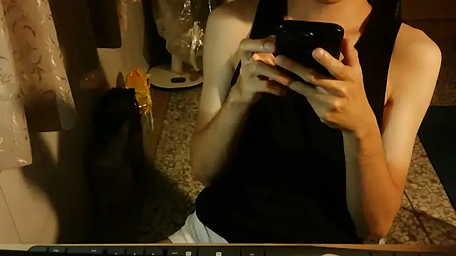 KYU890428 online show from October 25, 2025, 4:24 pm