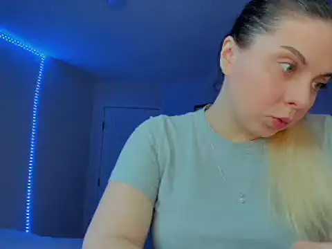 HappyIva online show from February 26, 2025, 11:04 pm