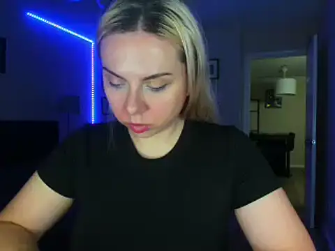 HappyIva online show from September 15, 2025, 2:55 am