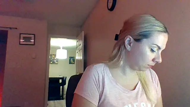 HappyIva online show from September 19, 2025, 6:48 am