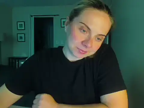 HappyIva online show from September 24, 2025, 3:59 pm