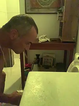 Snapshot of GoloZeusMax chatting on January 15, 2025, 6:12 am GoloZeusMax online show from January 15, 2025, 6:12 am