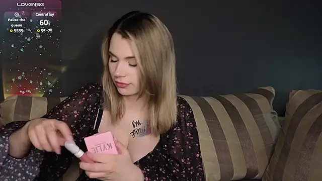 Snapshot of Eternal_Flame chatting on February 11, 2025, 9:35 pm Eternal Flame online show from February 11, 2025, 9:35 pm