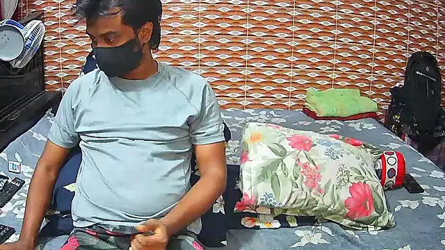 Hot Nila online show from May 19, 2026, 9:15 am