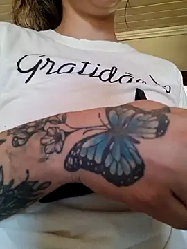 casalbrasileiroooo online show from February 9, 2025, 4:07 pm