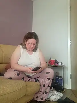 Snapshot of curvy_girl71 chatting on March 9, 2025, 9:57 am curvy girl71 online show from March 9, 2025, 9:57 am