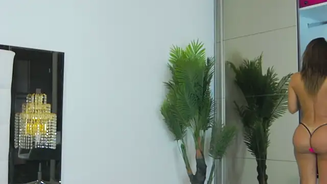 Snapshot of Dr_Barbie chatting on February 18, 2025, 9:43 am Dr Barbie online show from February 18, 2025, 9:43 am