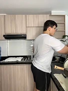 Thom Ohtani online show from January 5, 2025, 7:17 pm