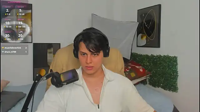 Snapshot of Thom_Ohtani chatting on May 15, 2026, 11:23 pm Thom Ohtani online show from May 15, 2026, 11:23 pm