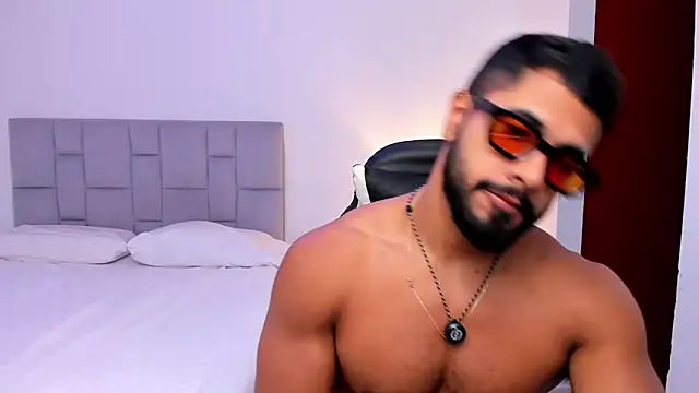 Santiago huntt online show from April 13, 2026, 8:14 pm