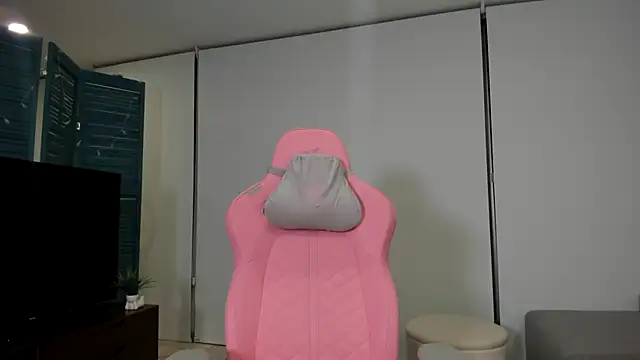 Lularose6 online show from February 3, 2025, 4:57 am