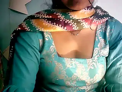 Snapshot of Barbie_183 chatting on February 6, 2026, 5:34 am Barbie 183 online show from February 6, 2026, 5:34 am