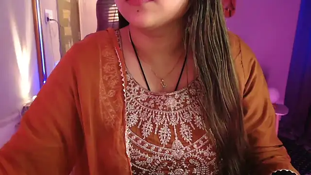 Snapshot of Mitikaa chatting on February 17, 2026, 1:07 pm Mitikaa online show from February 17, 2026, 1:07 pm