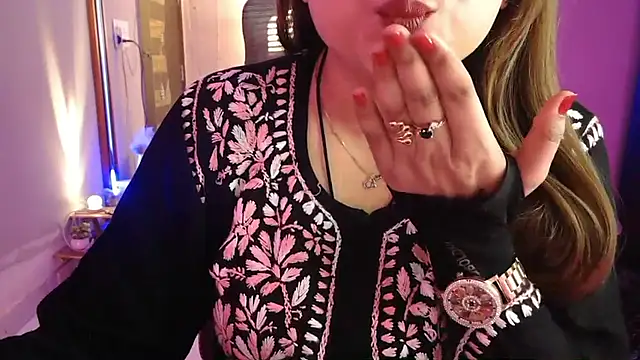 Snapshot of Mitikaa chatting on February 28, 2026, 1:23 pm Mitikaa online show from February 28, 2026, 1:23 pm