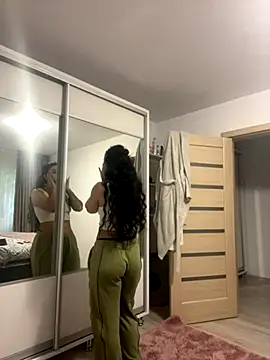 NNNoire online show from October 10, 2025, 10:25 am