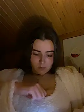 Snapshot of mewKate chatting on March 12, 2026, 9:43 pm mewKate online show from March 12, 2026, 9:43 pm