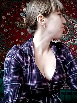 Snapshot of Calibers2932 chatting on February 12, 2025, 12:44 pm Calibers2932 online show from February 12, 2025, 12:44 pm